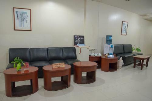 Capital O 988 Hotel Kapuas Dharma 2