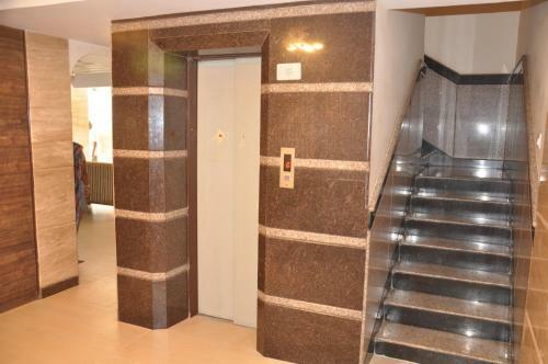 Hotel Sms Grand Inn
