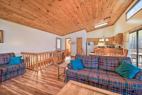Sun-dappled, Pet-friendly Maggie Valley Cabin