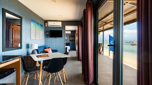 Hotel Crusoe Cabins Casobe