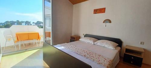 Apartments & Rooms Mila