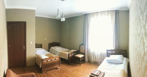 Hostal Guest House On Tamar Mepe 3