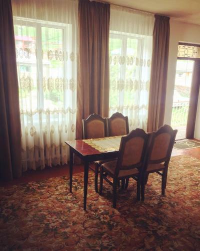 Hostal Guest House On Tamar Mepe 3