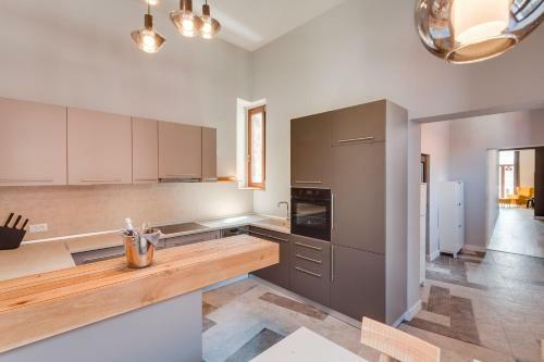 Exclusive Downtown Apartment