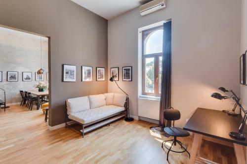 Exclusive Downtown Apartment
