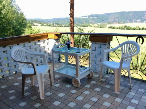 Lodge Holiday Cottage V Borov�