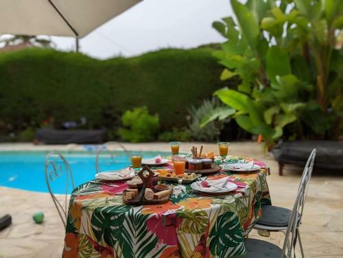 Hostal Blue Dream Cannes Guest House