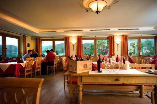Panoramahotel Gasthof Sch�nberger