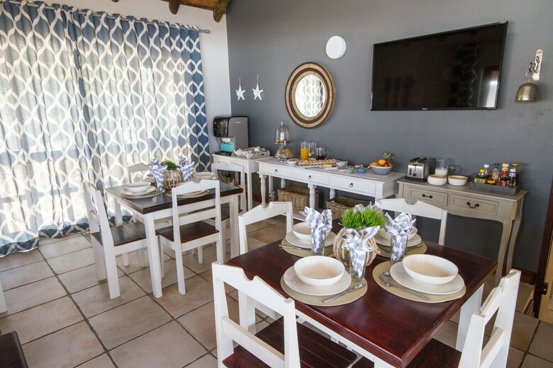 Hostal Little Rock Guesthouse