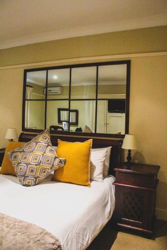 Pontac Manor Hotel & Restaurant