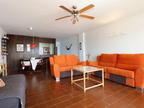 Apartment Sea Views On The Beach 3