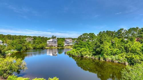 Eliza Clare By Peace Vacations