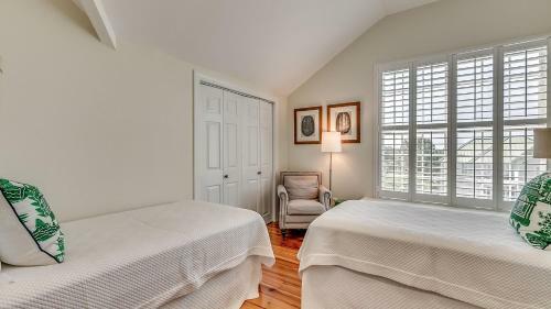 Eliza Clare By Peace Vacations