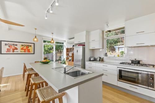 Gorgeous Coastal Home Close To The Beach - Anglesea