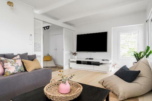 A Perfect Stay - Boardroom At Wategos