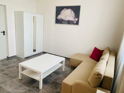 Albergue Virginija Guest House