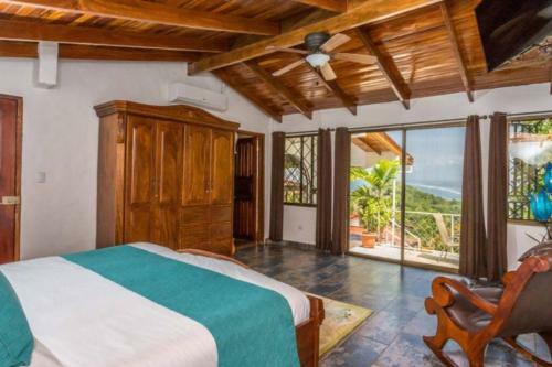 Villa Arturo! 2 Brm, Ocean, Mountain And Town View