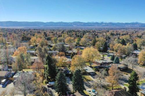 Modern Renovated Lower Level Unit In Littleton