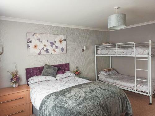Esplanade Court Apartment With Heated Pool