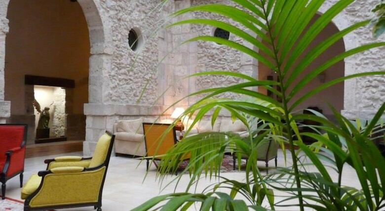 Azz Pe�afiel Las Claras Hotel & Spa