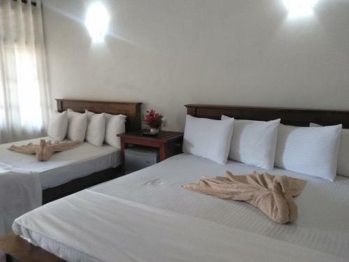 Hostal Ella Grand Peak Hotel