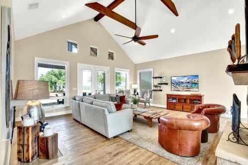 Huge Luxury Home On 13 Acres With Views & Firepit