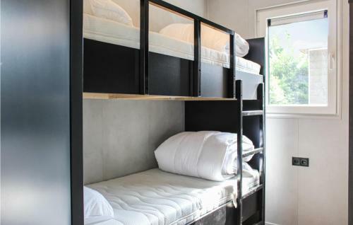 Amazing Home In Epe With Wifi And 3 Bedrooms