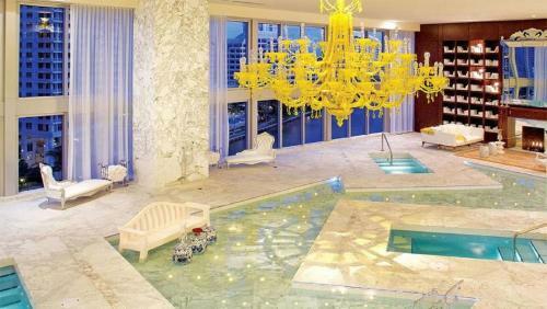 Majestic High Rise Unit With Ocean View