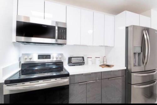 Luxury Quiet 2 Br Midtown With Free Parking