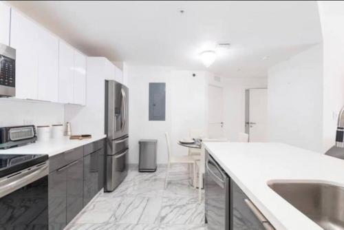 Luxury Quiet 2 Br Midtown With Free Parking