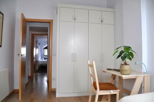 Apartamento El Cuchi De Tril, C�ntrico, Wifi, Ascensor Y Garaje