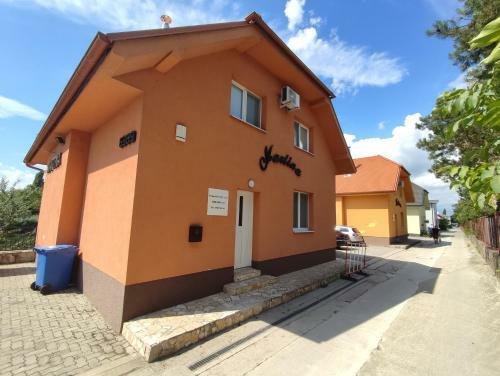 Hostal Thermalpark Lake Apartments