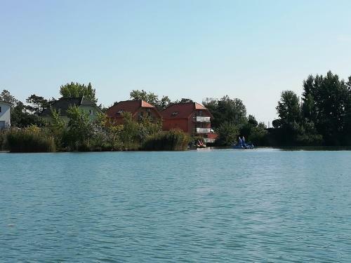 Hostal Thermalpark Lake Apartments