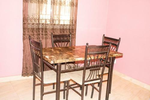 Hostal Thefamily Apartments