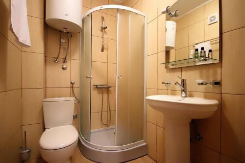Hostal Domador Rooms & Apartments