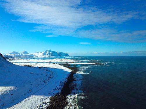 Hoven View - Middle Of Lofoten