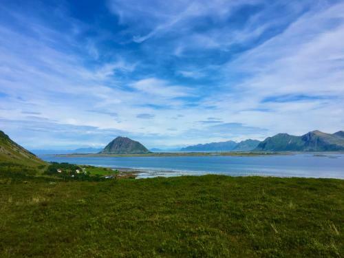 Hoven View - Middle Of Lofoten