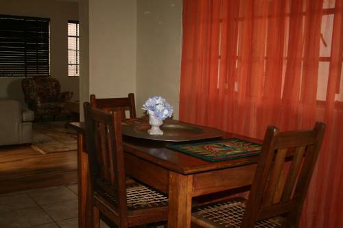 Hostal Douglas Villas