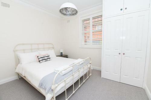 Benview Cottage, 3 Large Living Areas, Sleeps 8, Cbd