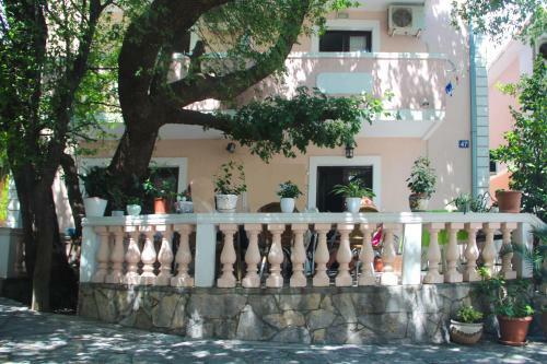 Apartamentos Guest House Monica