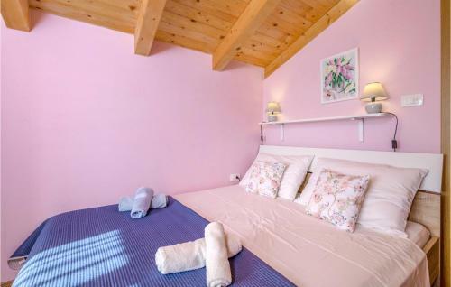 Awesome Home In Brescic With 2 Bedrooms