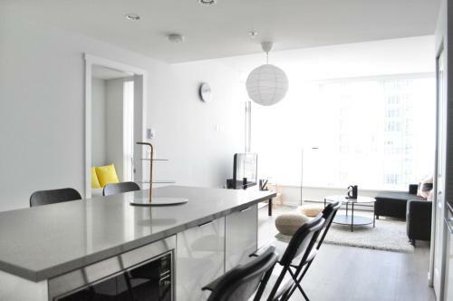 Apartamento 2102-6638 Dunblane Burnaby