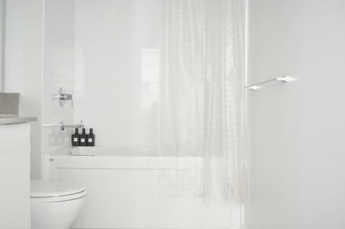 Apartamento 2102-6638 Dunblane Burnaby
