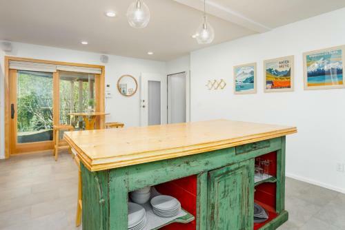 Downtown Contemporary Coastal Condo