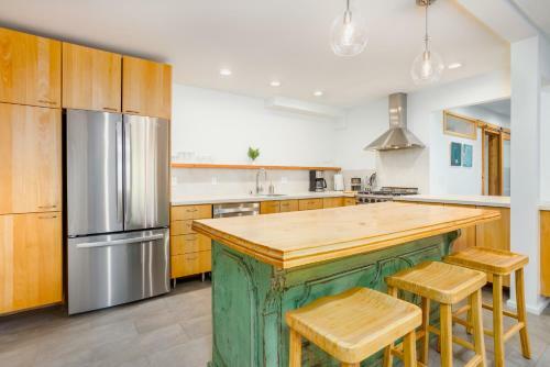 Downtown Contemporary Coastal Condo