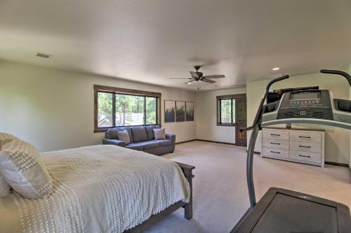 Spacious Pinetop Cabin With Deck, Grill And Yard!