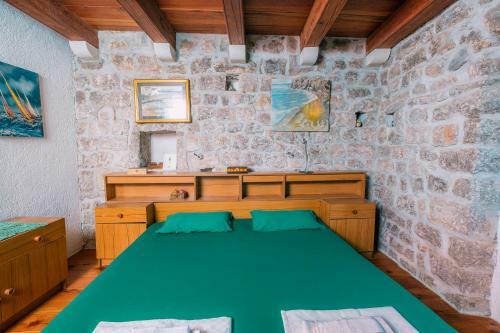 Authentic Boka House With Artistic Soul
