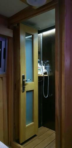Free Room Boat Apartment