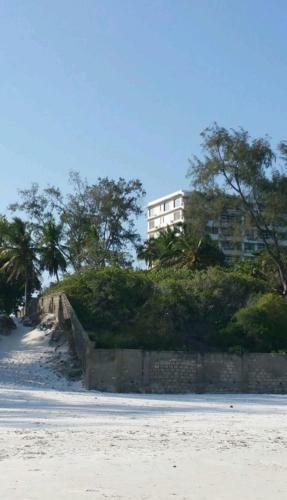 Nyali Front Row Oceanic Apartments