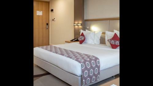Hostal Room In Bb - Prideinn Azure Hotel Nairobi 5